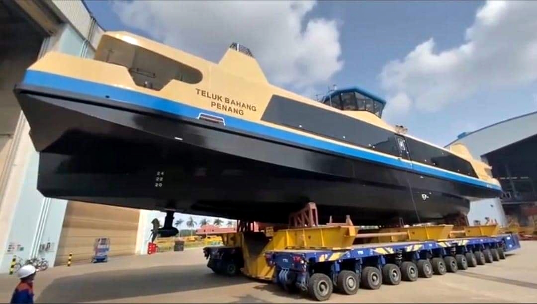 (全国版)网传“槟城直落巴巷”新渡轮视频,新渡轮仅载人载摩托车