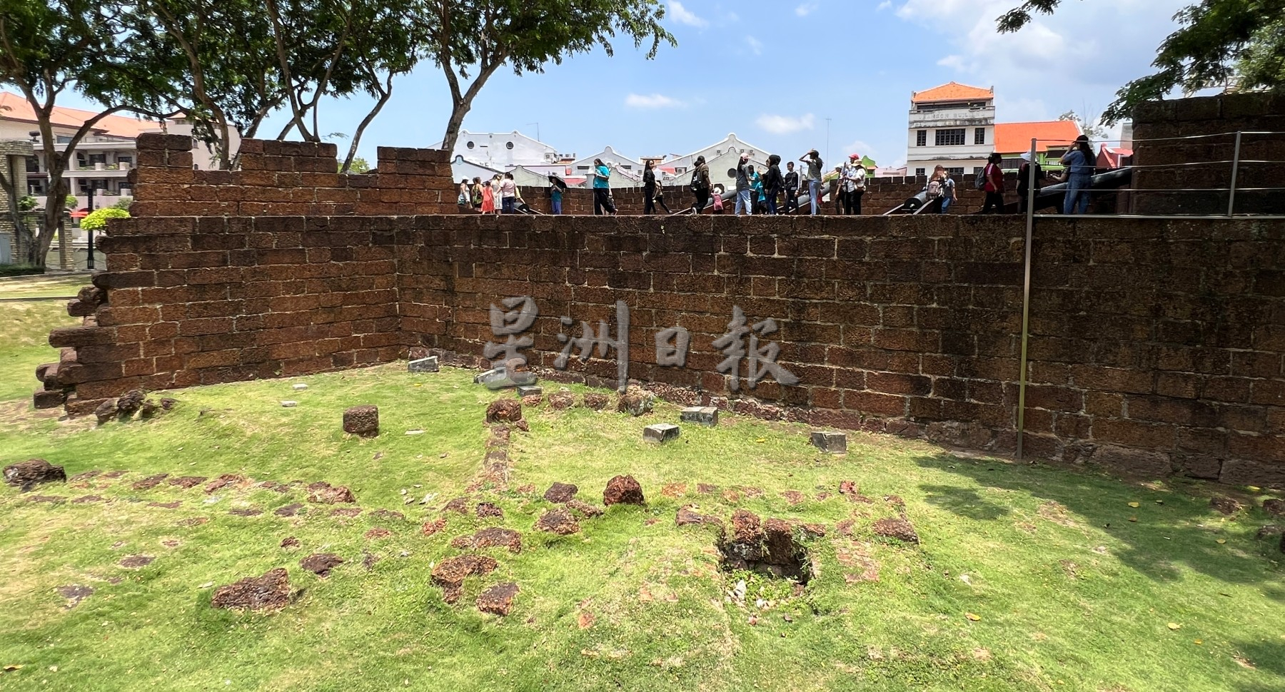 (古城封底主文)《用眼睛去旅游》:马六甲堡垒遗迹