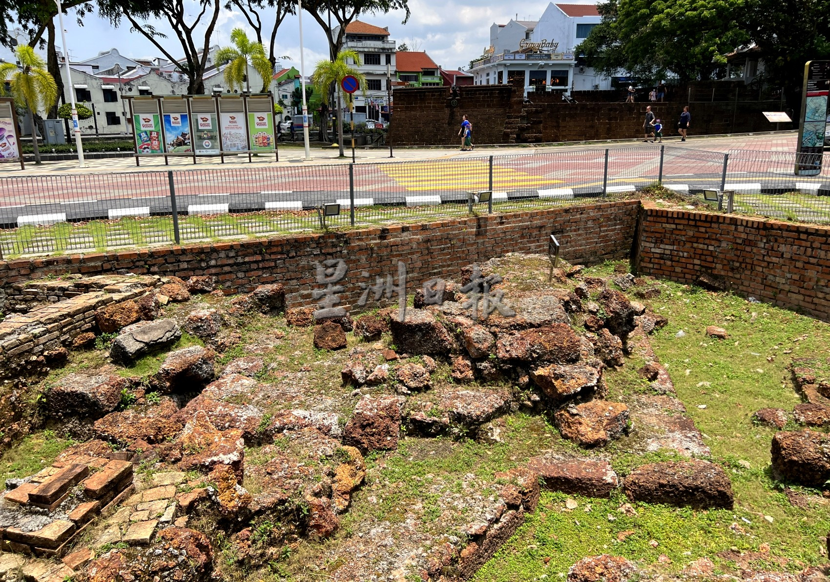 (古城封底主文)《用眼睛去旅游》:马六甲堡垒遗迹