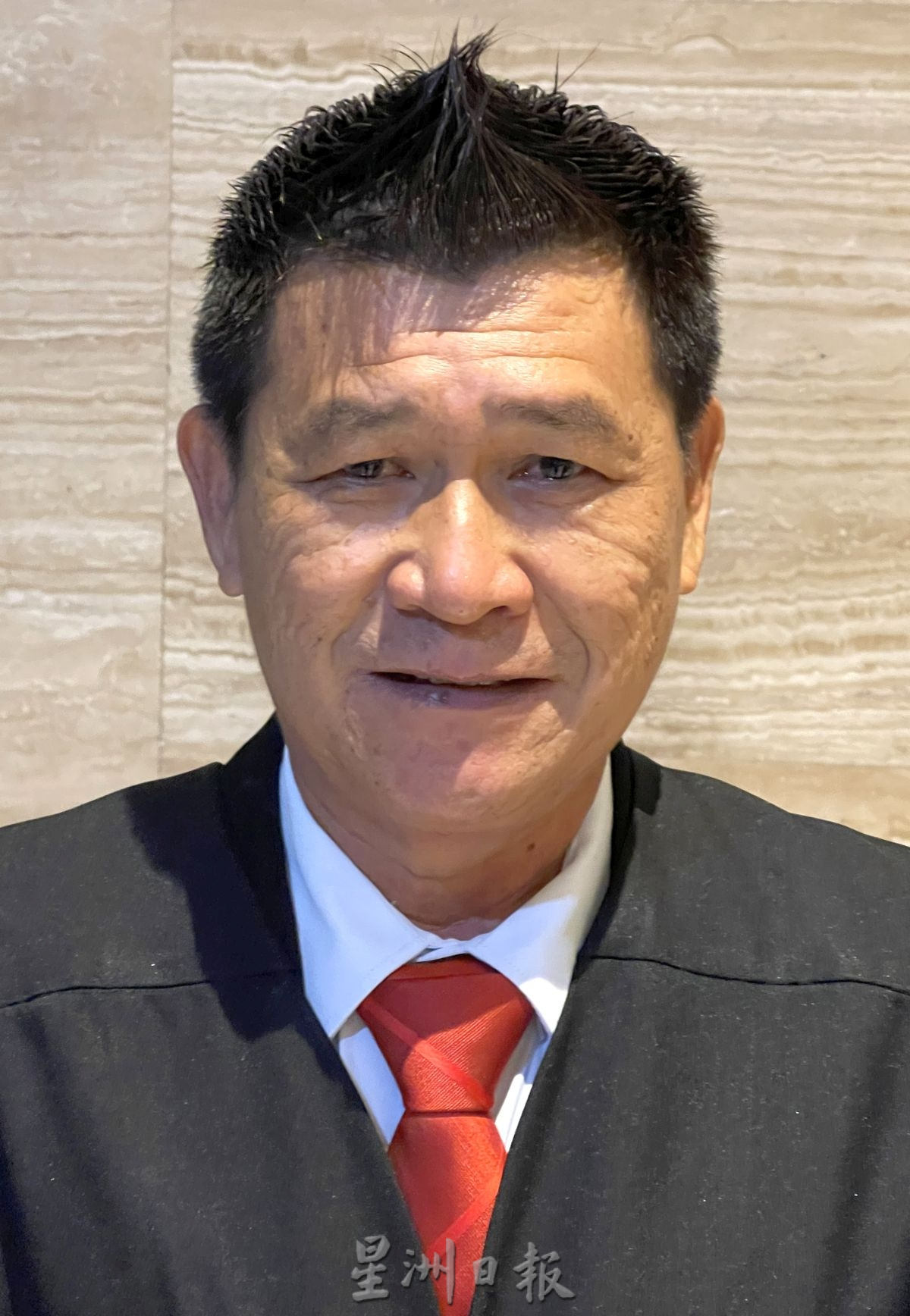 (古城封面主文)吉里望又现鳄踪·至少5尺长!