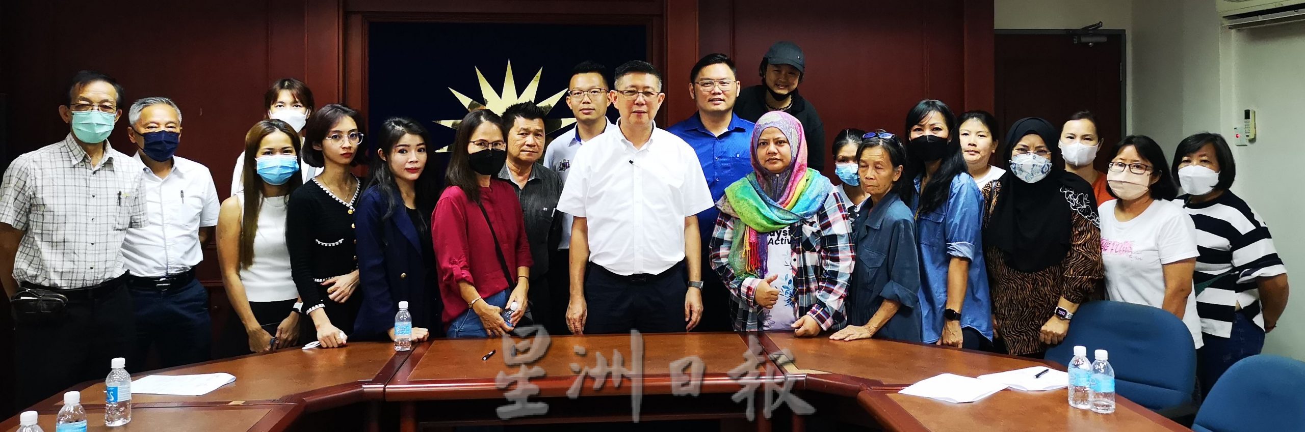 (古城封面主文)甲州爱猫狗组织及个人呈备忘录盼政府成立“流浪猫狗庇护所” 俾猫狗有更好的生活环境