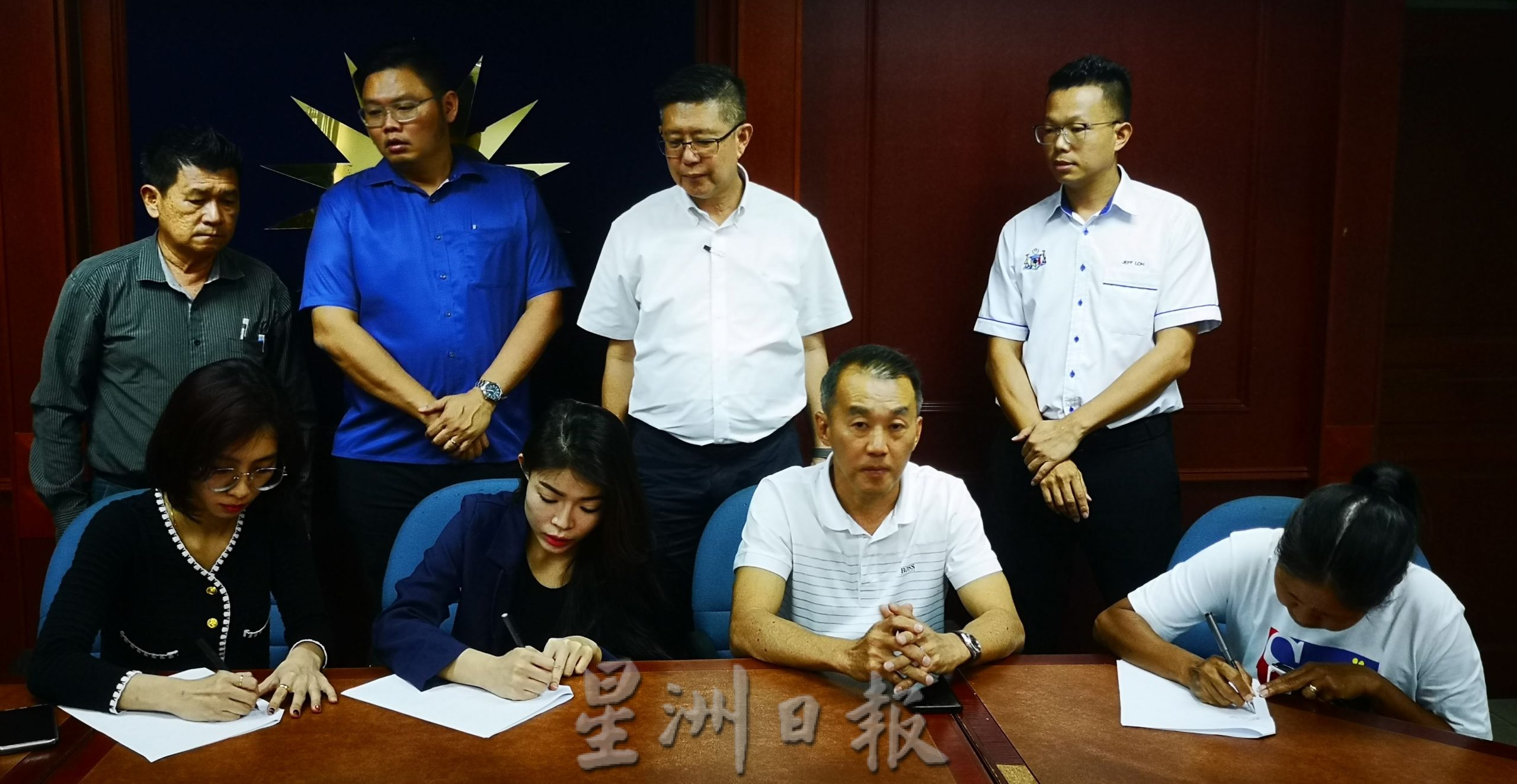 (古城封面主文)甲州爱猫狗组织及个人呈备忘录盼政府成立“流浪猫狗庇护所” 俾猫狗有更好的生活环境