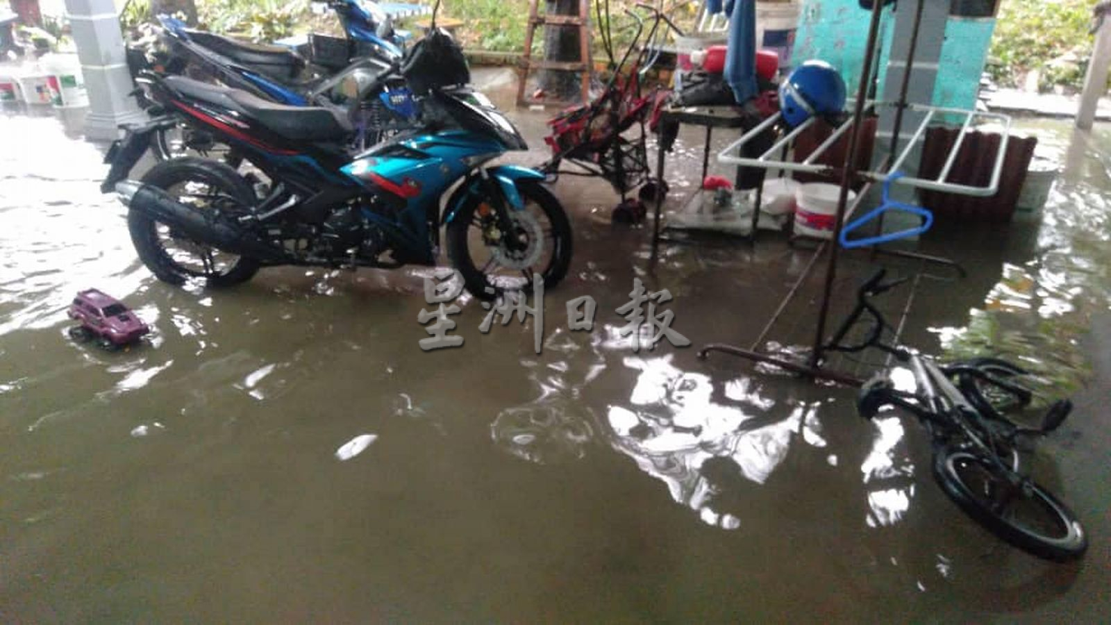 （古城版）甲豪雨导致苏特拉旺宜沟壁倒塌