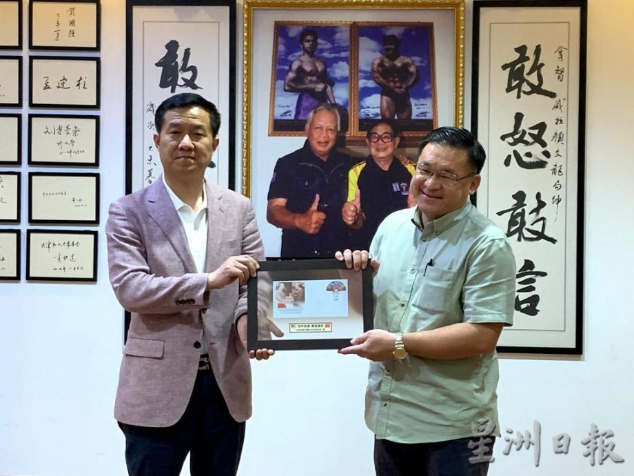 (古城版)颜天禄接见中国亚洲经济发展协会代表团