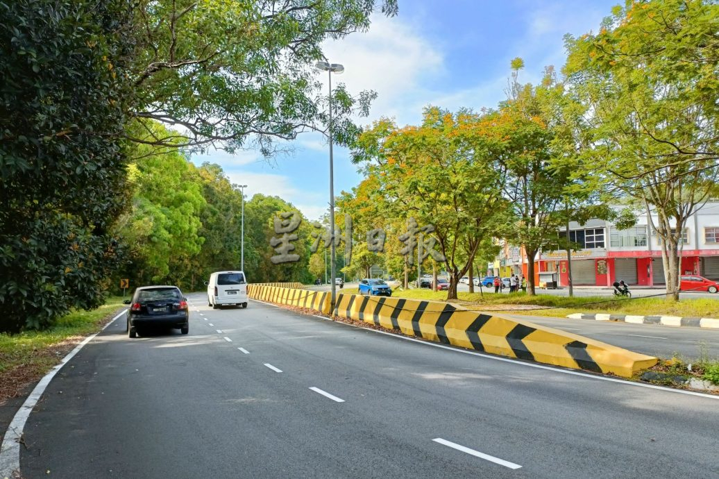 (古城第三版主文)山坡路弯没路灯·慕查法高原每月至少一撞