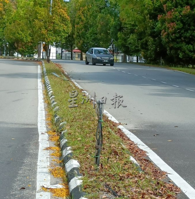 （古城第三版主文）山坡路弯没路灯·慕查法高原每月至少一撞