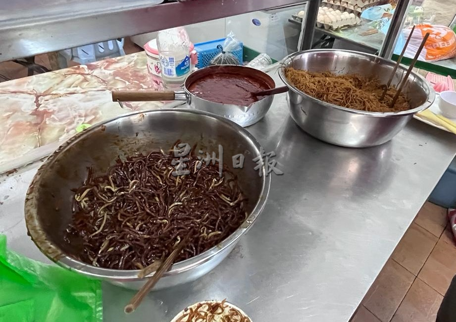 (古城第二版主文)《敬业乐业》—相互尊重包容,华巫裔咖啡店业者和睦共处