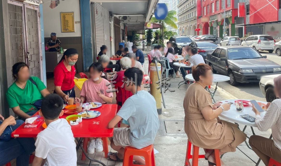 (古城第二版主文)《敬业乐业》—相互尊重包容,华巫裔咖啡店业者和睦共处
