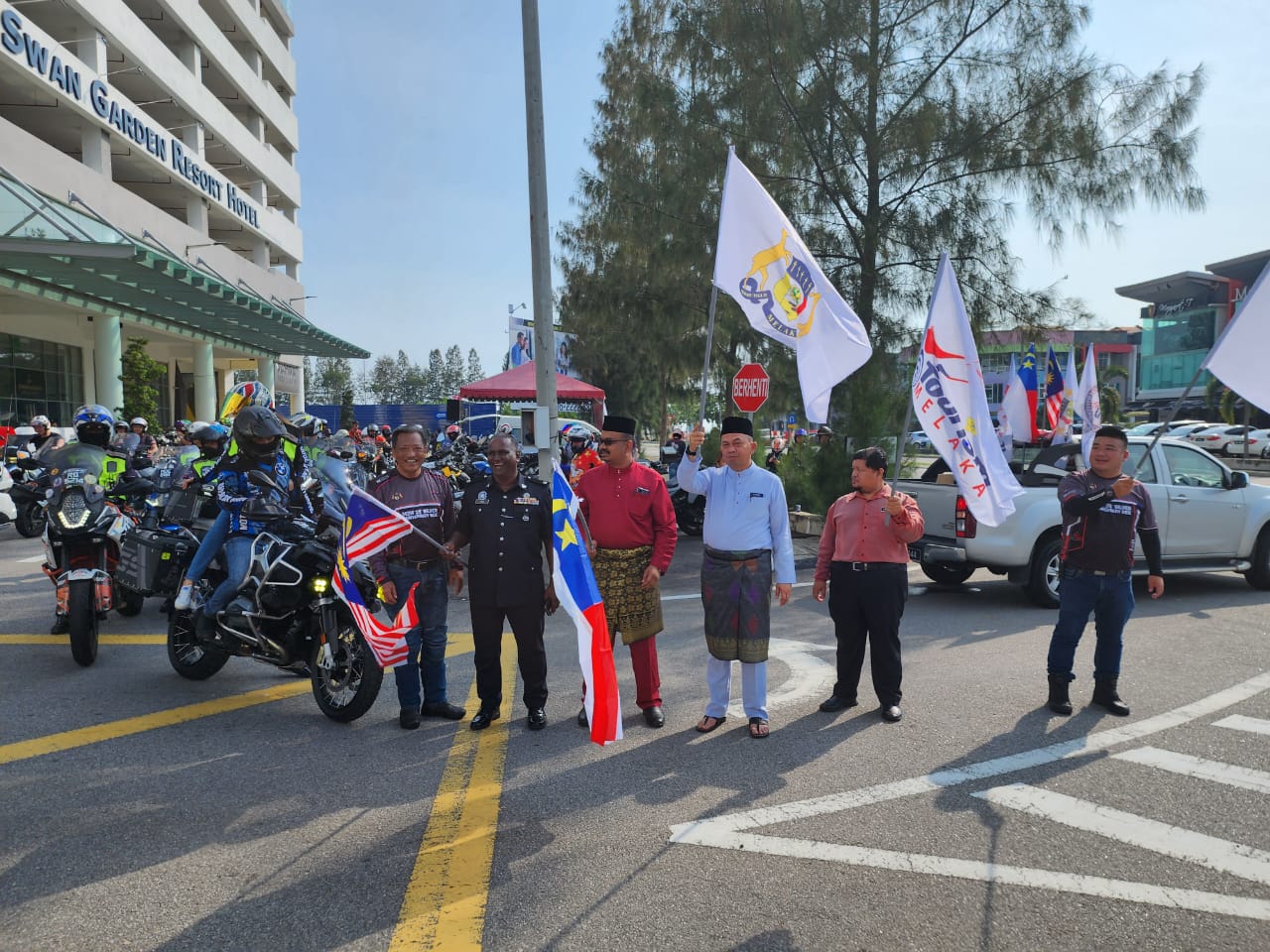 (古城第六版主文)500辆重型机车慈善骑行