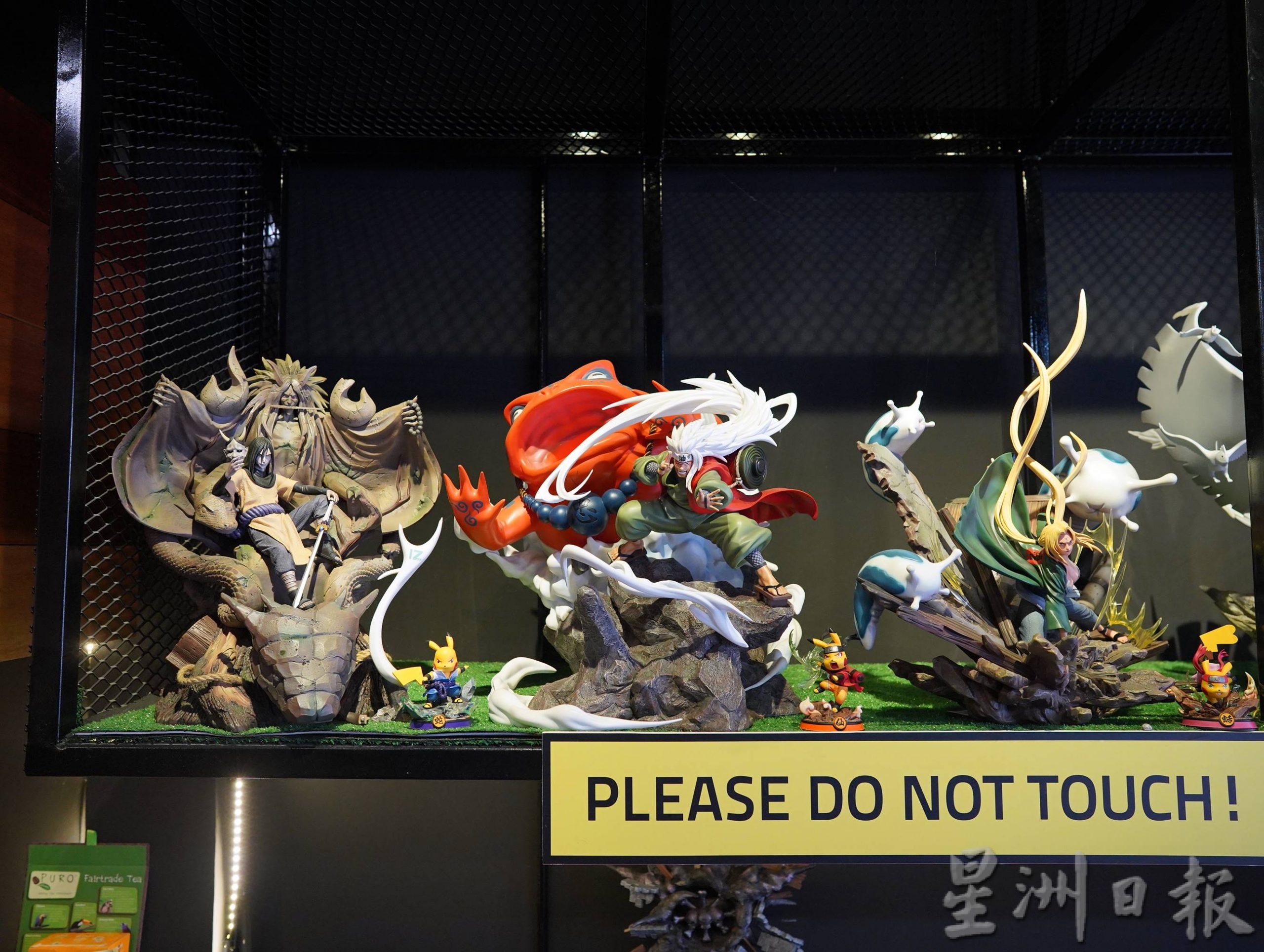 (古城第六版主文)咖啡厅摆满收藏家玩具模型,成为漫迷聚集地一同组装、展示,分享喜悦