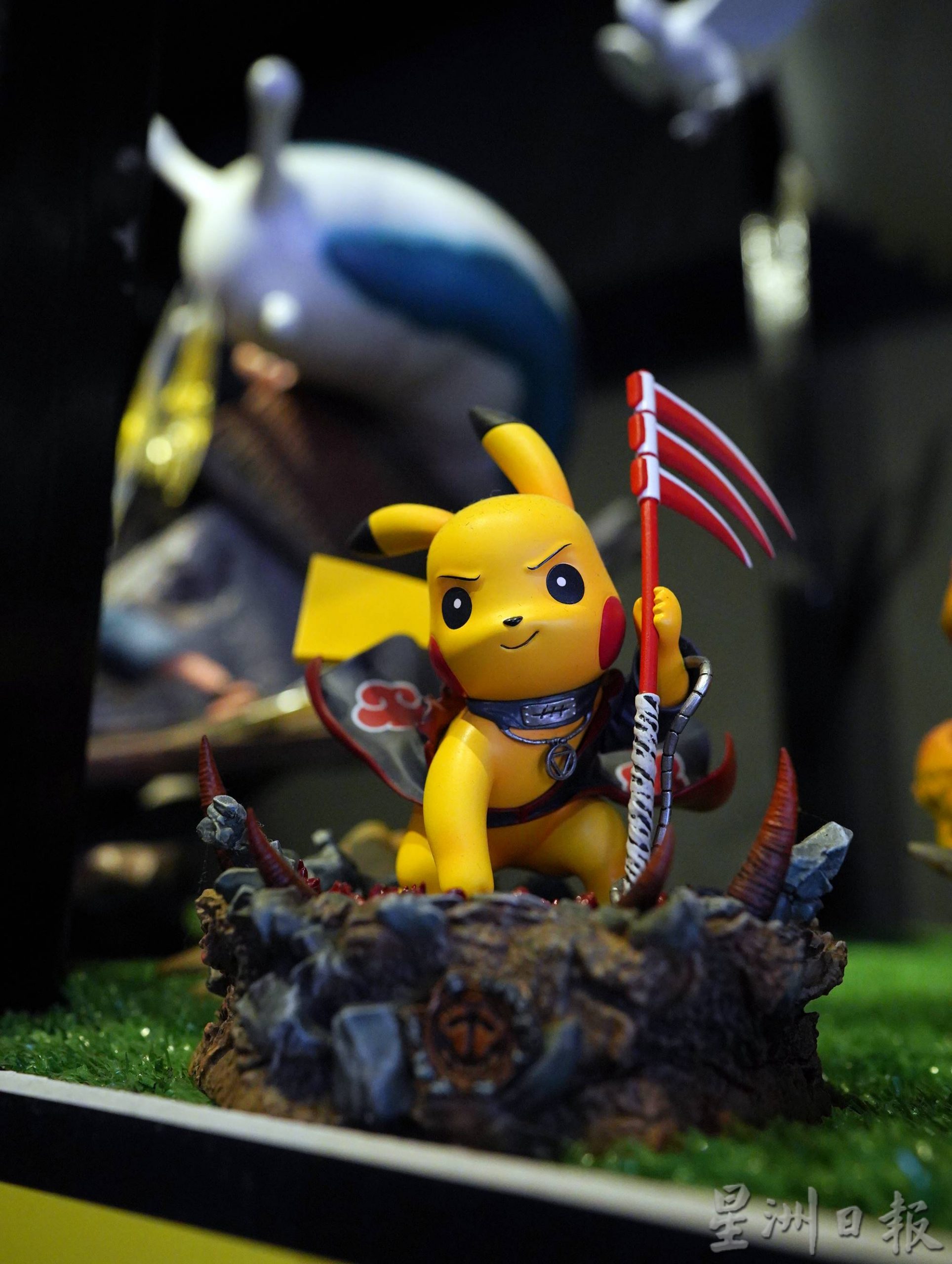 (古城第六版主文)咖啡厅摆满收藏家玩具模型,成为漫迷聚集地一同组装、展示,分享喜悦