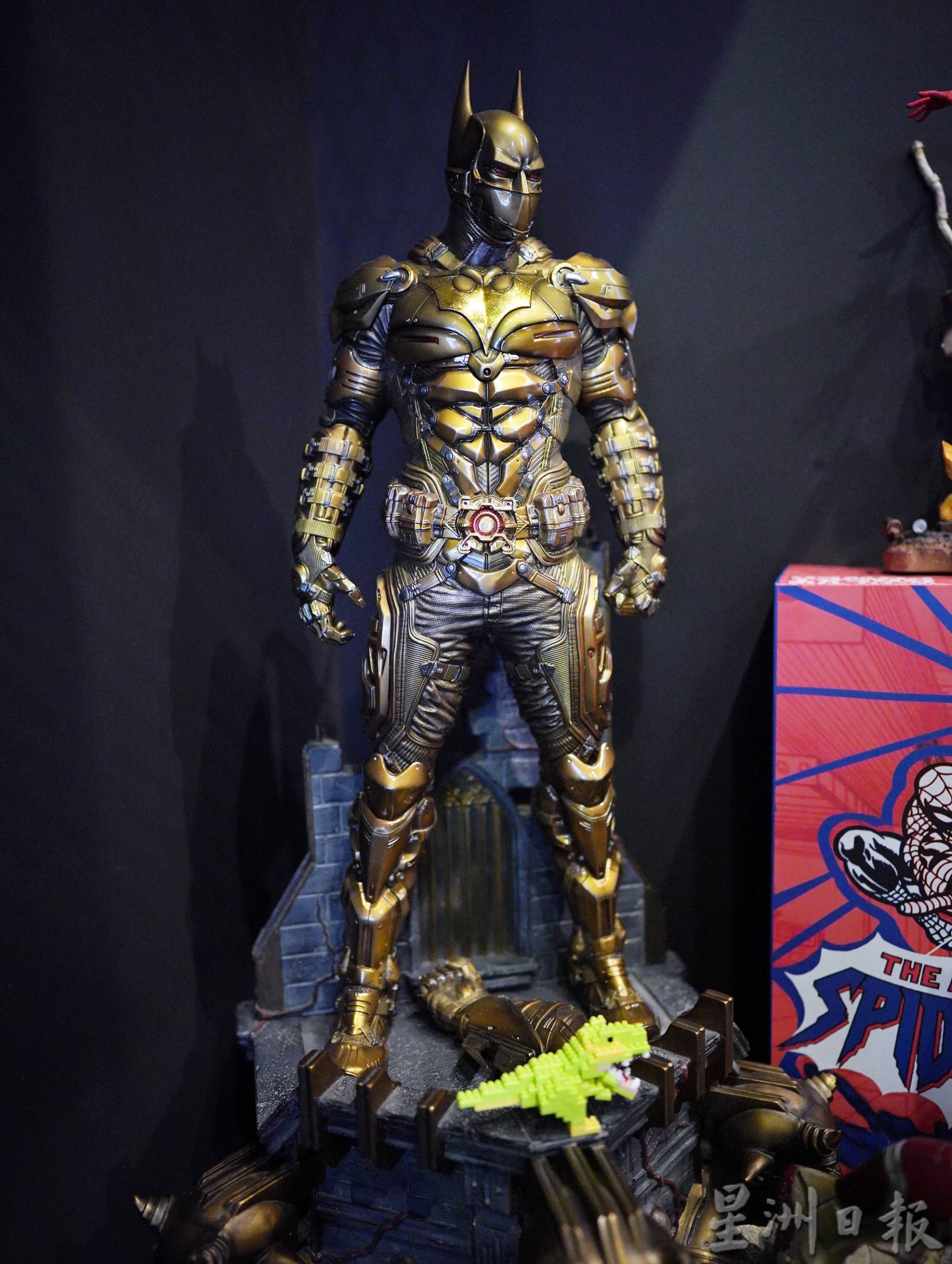 (古城第六版主文)咖啡厅摆满收藏家玩具模型,成为漫迷聚集地一同组装、展示,分享喜悦