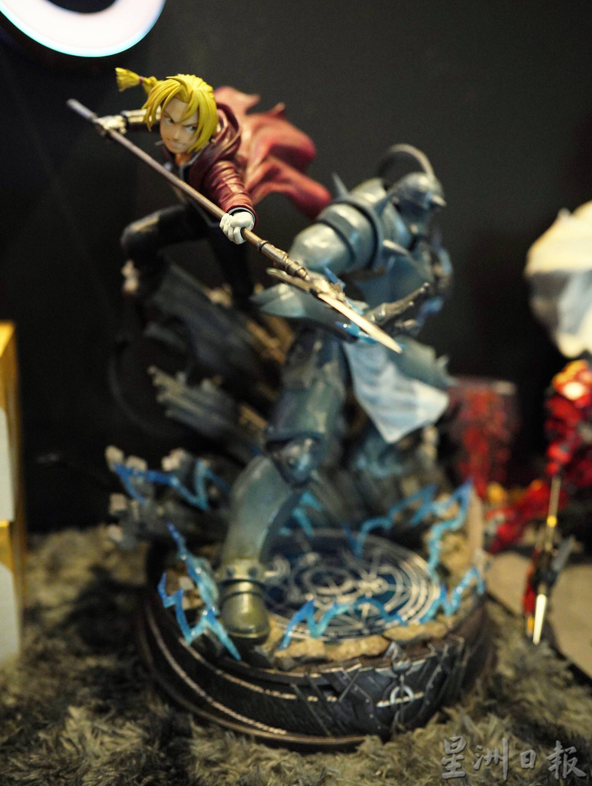 (古城第六版主文)咖啡厅摆满收藏家玩具模型,成为漫迷聚集地一同组装、展示,分享喜悦