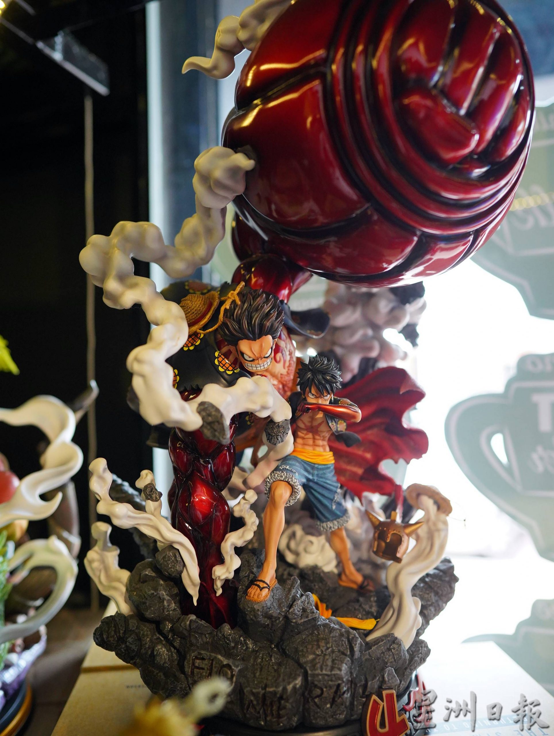 (古城第六版主文)咖啡厅摆满收藏家玩具模型,成为漫迷聚集地一同组装、展示,分享喜悦