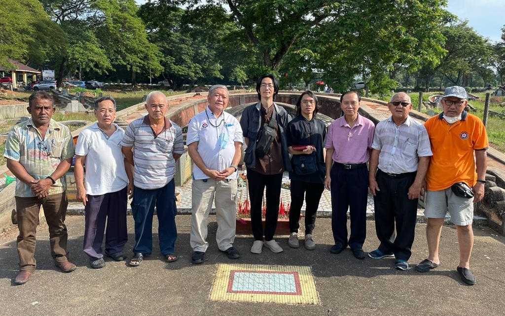 （大北马）吉玻嘉应会馆决定搬迁及重建总坟，并将筹募耗资10万令吉购买墓地及重建总坟的经费。