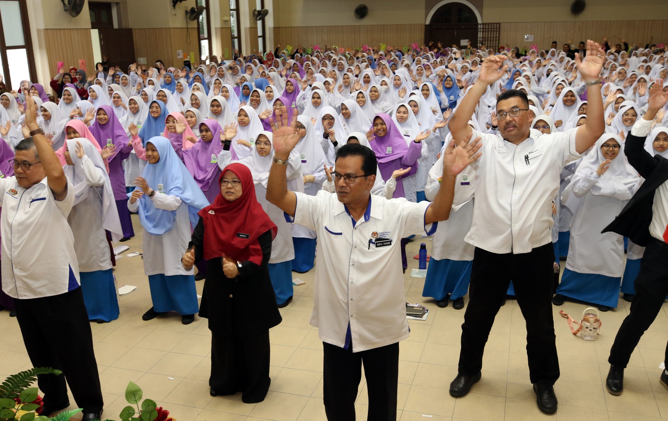 （大北马）槟州教育局局长阿都拉昔化身为“欢乐学习”代言人