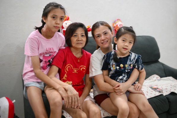 (已签发)全国:暖势力:少女被撞困车底,6客工抬车救人