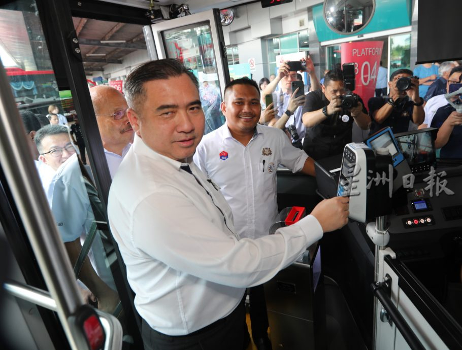 列车技术故障影响乘客,陆兆福道歉