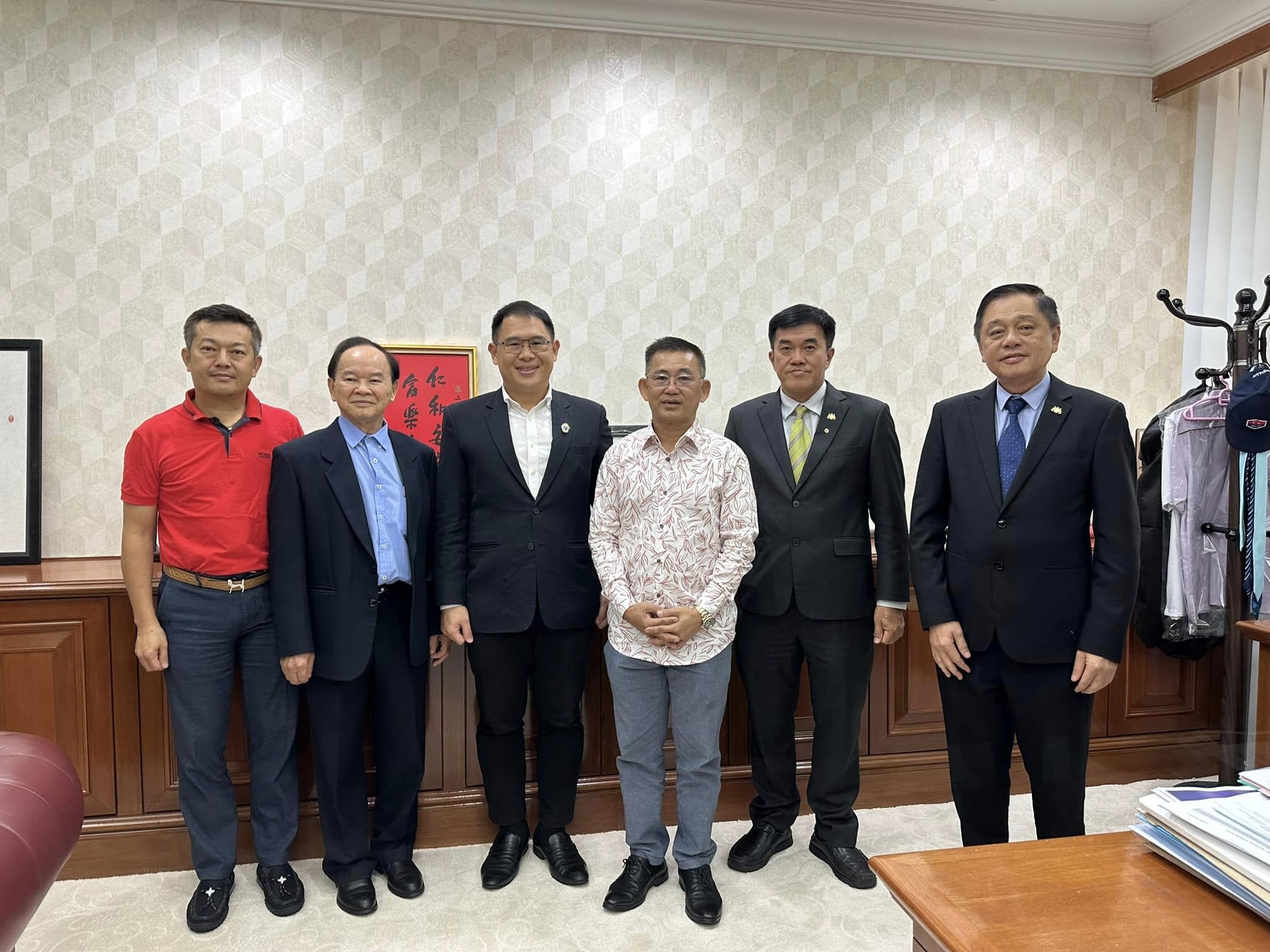 (已签发)柔:***显刊***柔州政府将拨100万,协助柔州独中清寒生