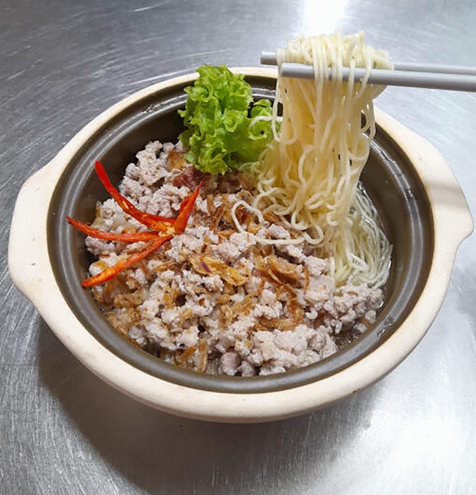 (已签发)柔:狮城二三事:68岁嬷闯饮食业 肉脞面仅2元5角新元