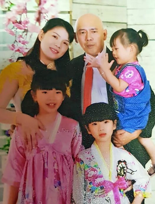 (已签发)柔:狮城二三事:夫肺癌半年离世 29岁寡妇卖鱼汤养3女儿