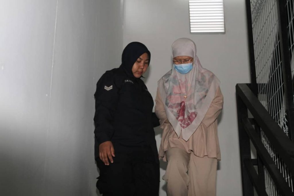 Felcra高级行政助理 欺骗中霹雳土地局