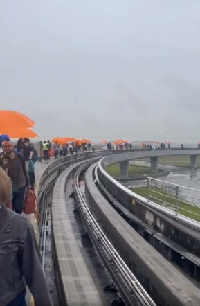 KLIA接驳电车故障|5年前日晒 今天雨淋 黄泉安:陆兆福气到冒烟