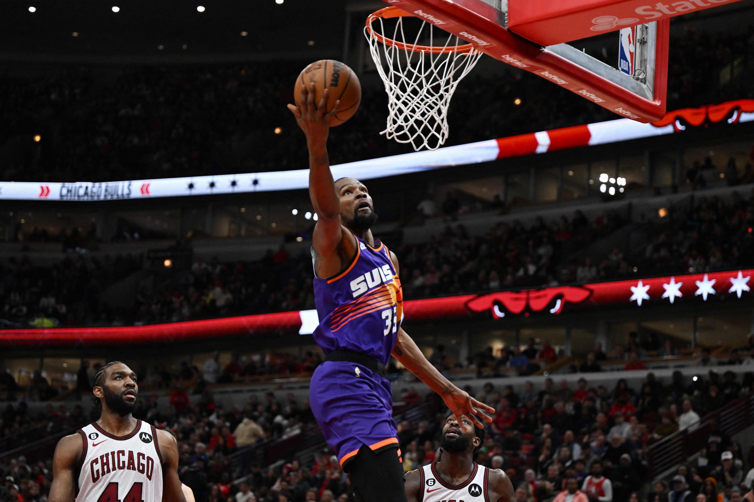 NBA| 主场浪费28分领先优势 绿衫军惨遭篮网逆转