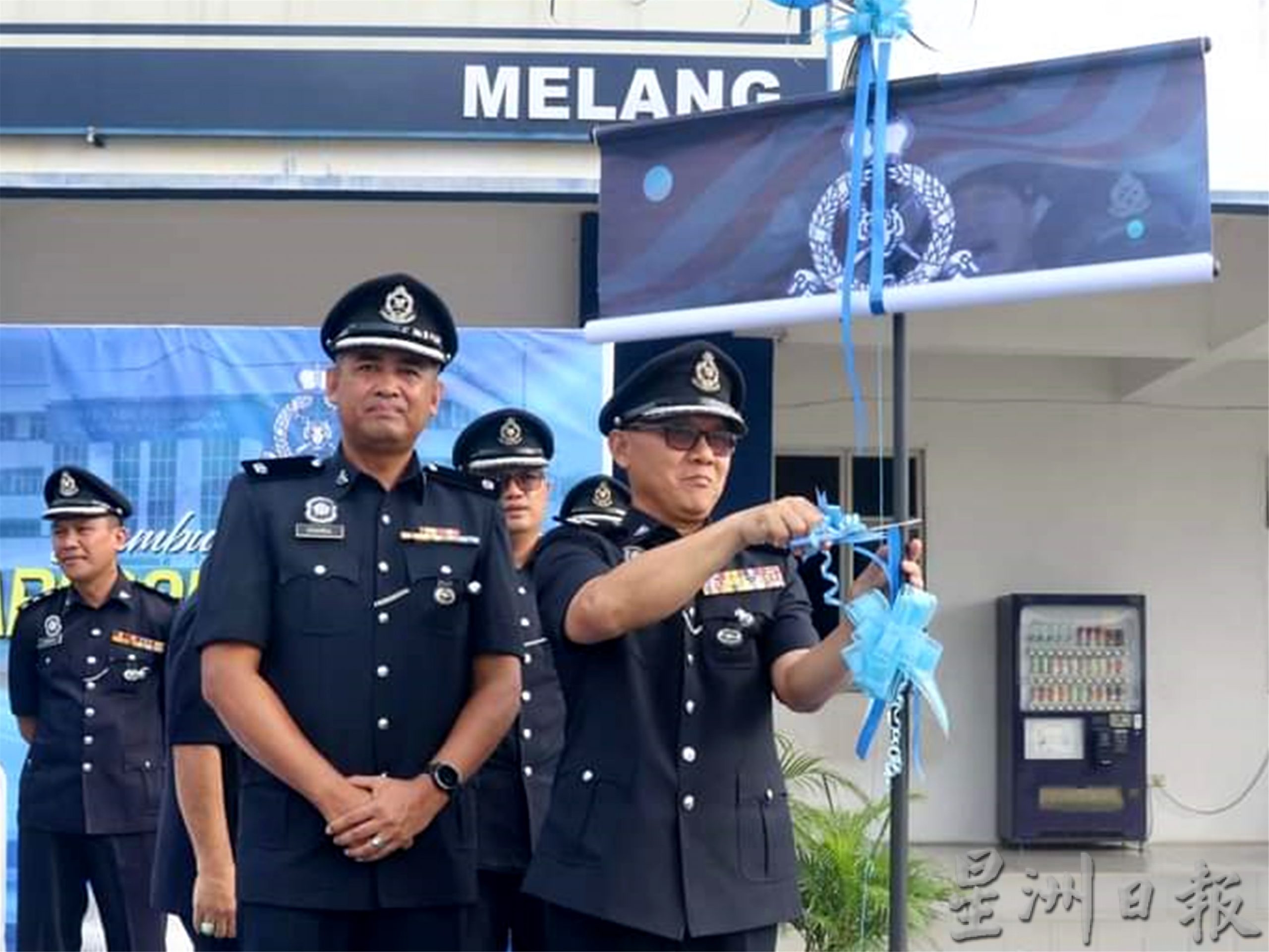 NS庇朥/ 瓜拉庇朥警区总部庆祝第216届警察日庆典，仪式简单而隆重。
