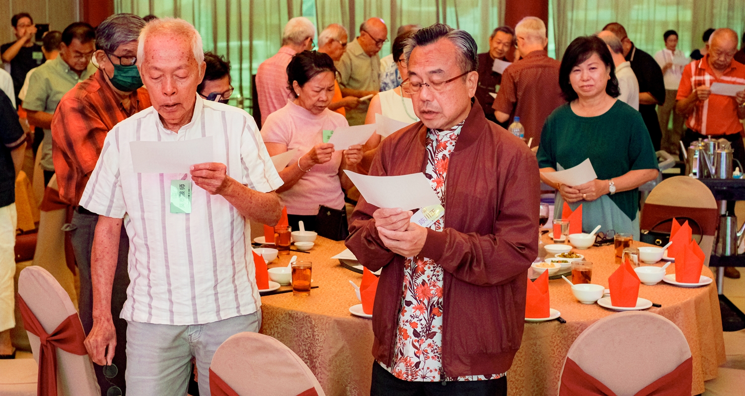 NS晏斗/80名毕业于芙中的老同学,欢庆中学毕业50周年纪念