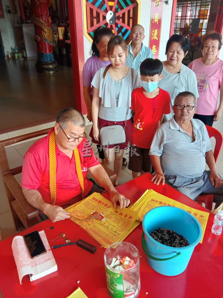 NS马口:巴都峇加公众老观音堂于惊螫日起,一连4天为逾5000名善信打小人