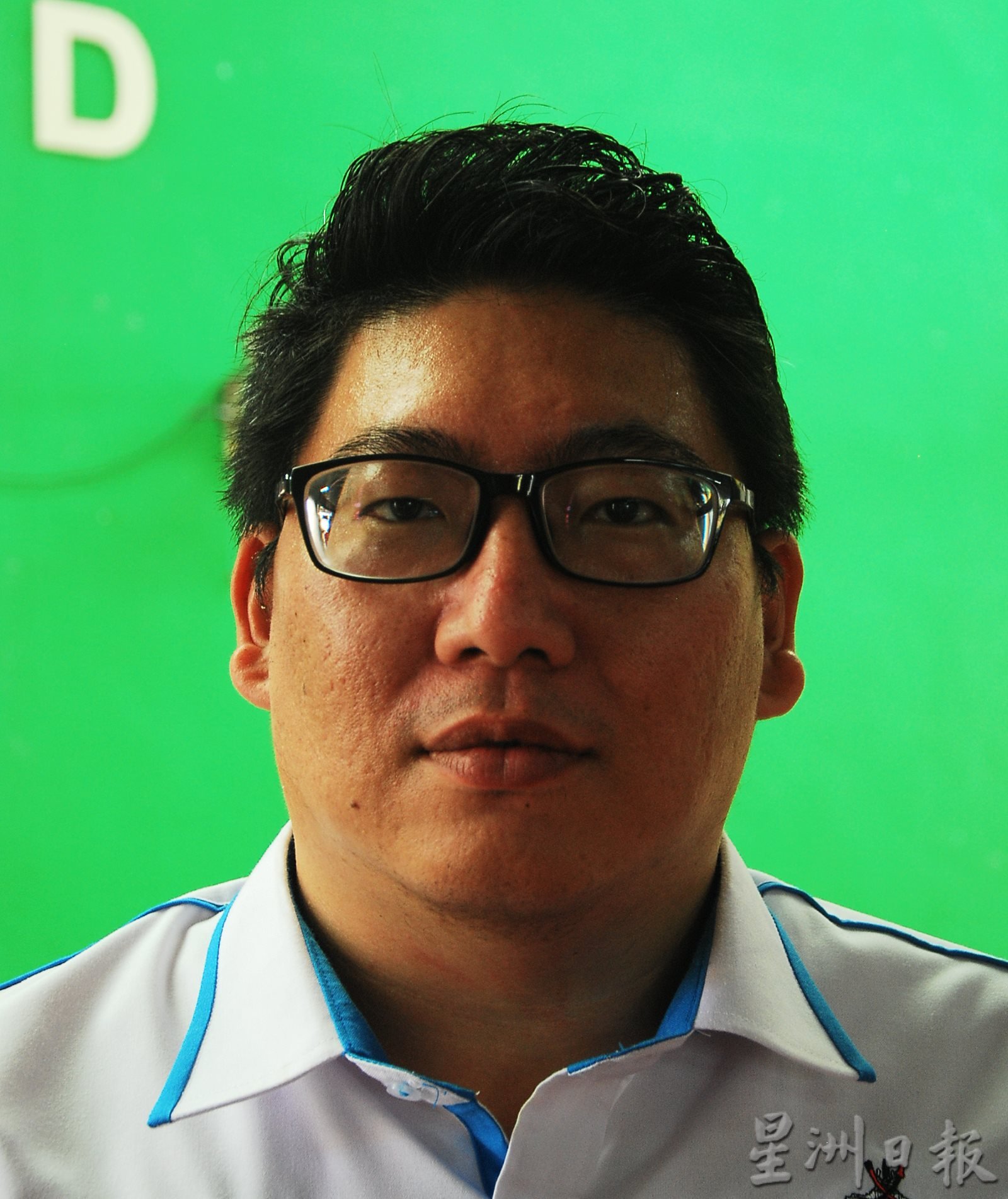 甘榜英达大垃圾桶移走后仍有人乱丢垃圾