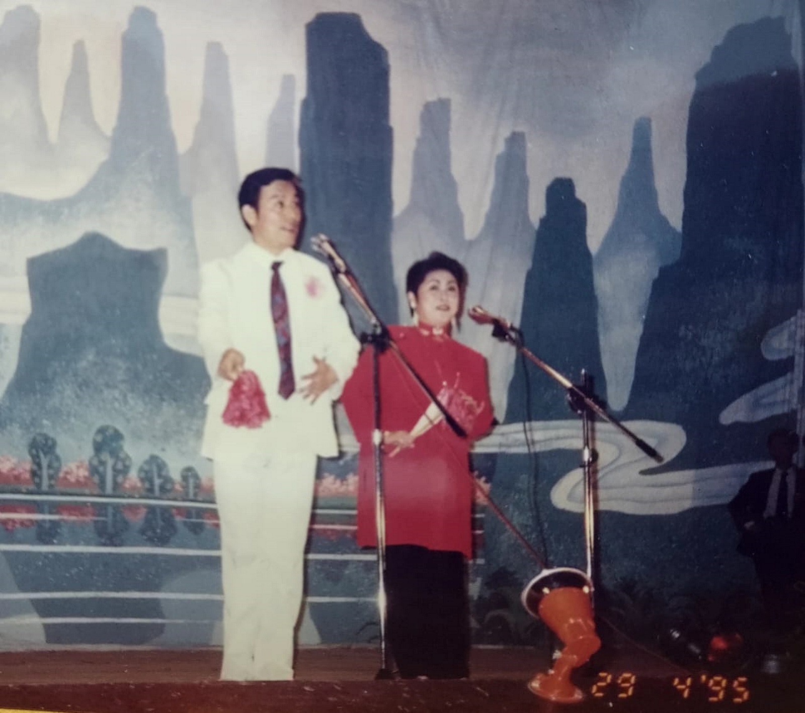 NS马口:刘三姐黄婉秋曾于1995年莅临马口表演