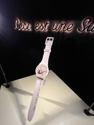 Swatch 把艺术名画嵌入表中，戴在手上
