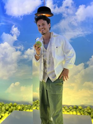 Swatch 把艺术名画嵌入表中，戴在手上