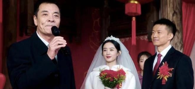 Z女星曝陪睡影帝换资源 周冬雨赵丽颖无辜躺枪