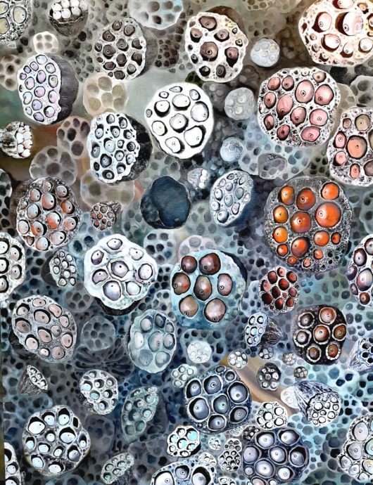 10日见报//有故事的人/煎熬中挺住孤寂艺术梦-洪文娟