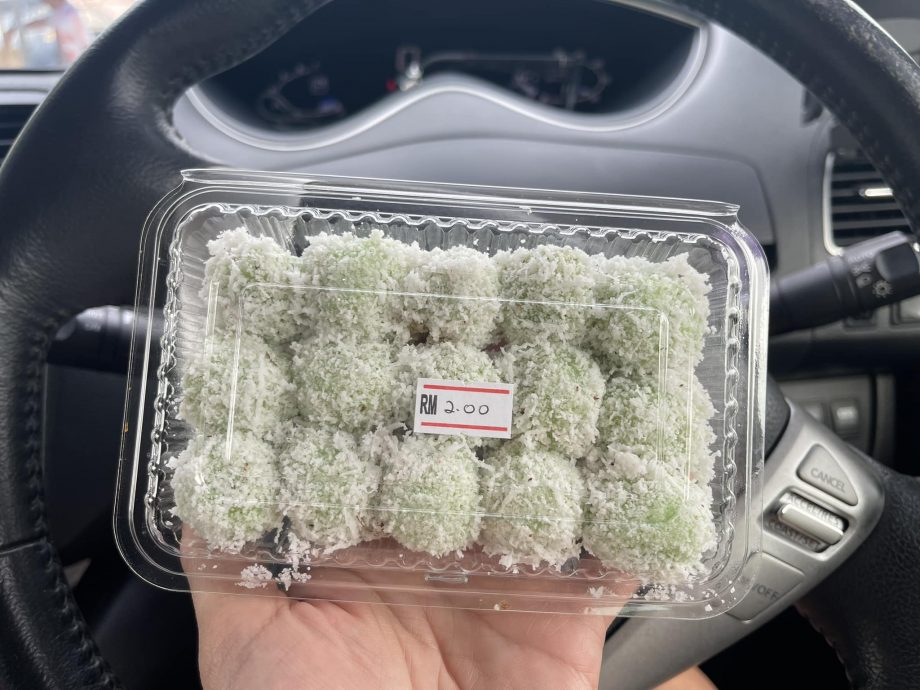 15颗椰丝球才卖RM2!女子:“好吃 后悔买1盒”