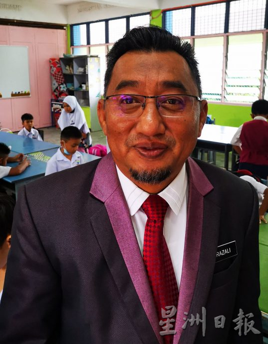 国小校长开华语班办中华活动