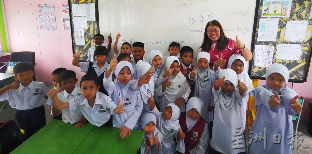 国小校长开华语班办中华活动