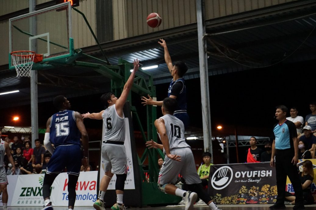 4强形势出炉  金群利对战斗鸡 南虎对世新