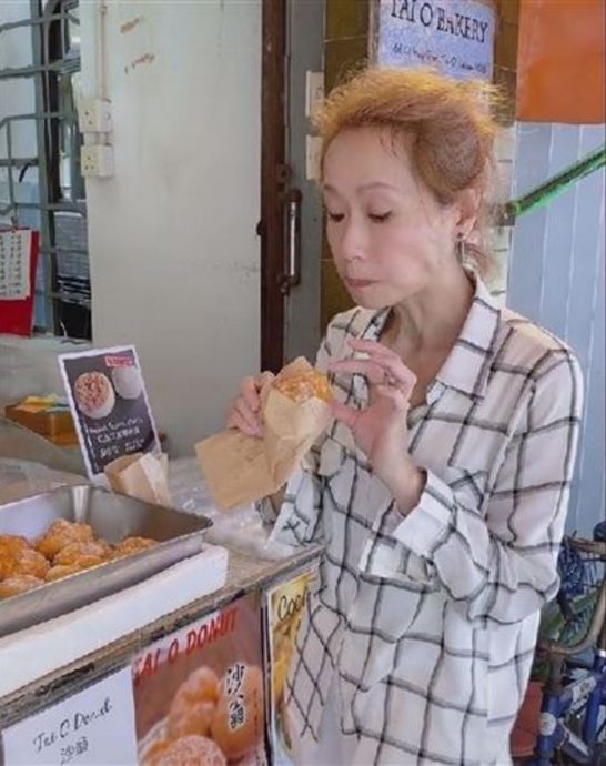 60岁叶童暴瘦满头白发 比70岁曾志伟还显老