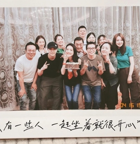 65岁梁家辉苍老照曝光　脸上皱纹布满双颊