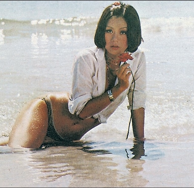 71岁狄波拉回春 皮光肉滑激似谢安琪