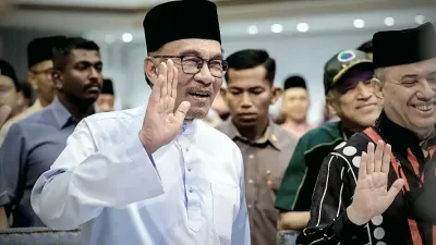 Anwar’s Rumah Terbuka as opposed to Hadi’s Rumah Tertutup