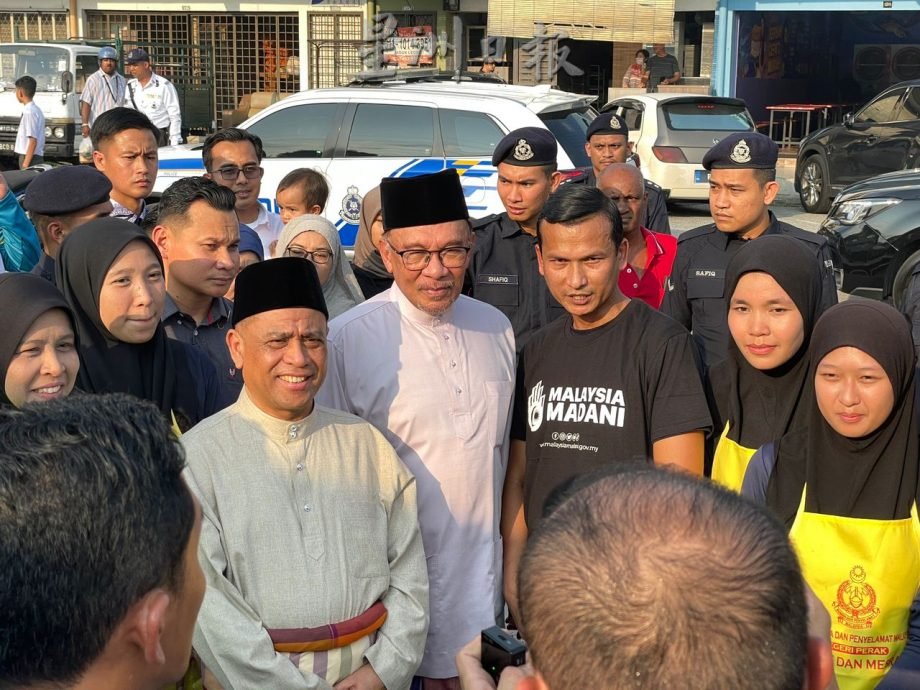 Ayor还是ayaq? 安华回选区访市集有笑点