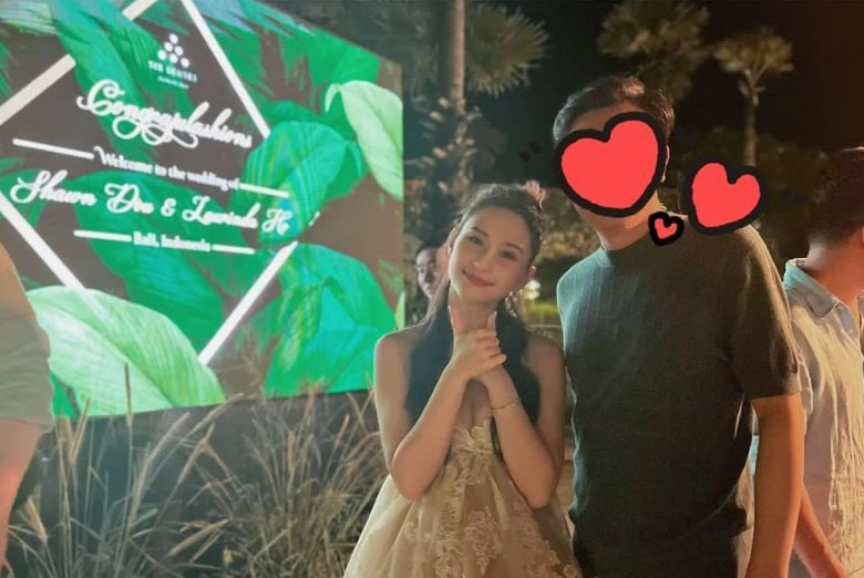 ​何超莲窦骁婚前派对照曝光  准新娘秀胸化身性感公主