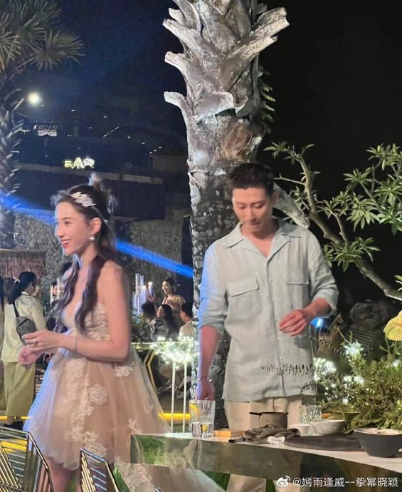 ​何超莲窦骁婚前派对照曝光  准新娘秀胸化身性感公主