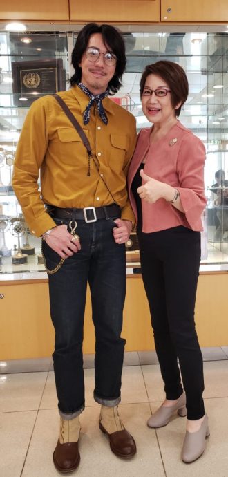 爆为谢安琪陈奕迅写婚外情歌 张继聪:情敌是歌神还有何求?