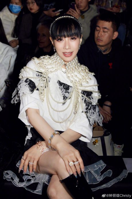 锺丽缇爆婚变张伦硕 直播暴哭:美有何用